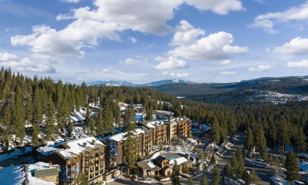 Truckee Villa | Luxury Ski-In and Ski-Out 2-Bedroom+Den Villa at Hyatt Northstar Lodge