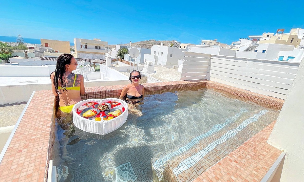 Emporio Villa | Luxury Villas Hariton – Private 1BR Villa with Rooftop Pool in Santorini