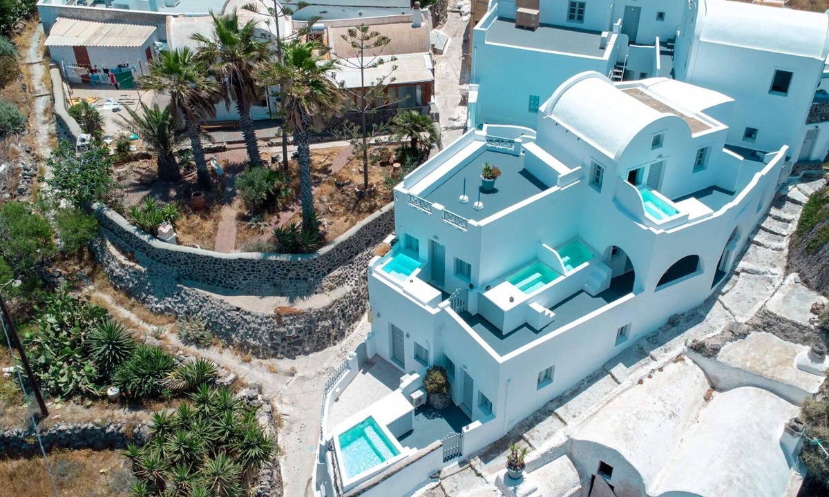 Finikia Villa | Magical Santorini Villa | 1 Bedroom | Villa Finia | Outdoor Plunge Pool
