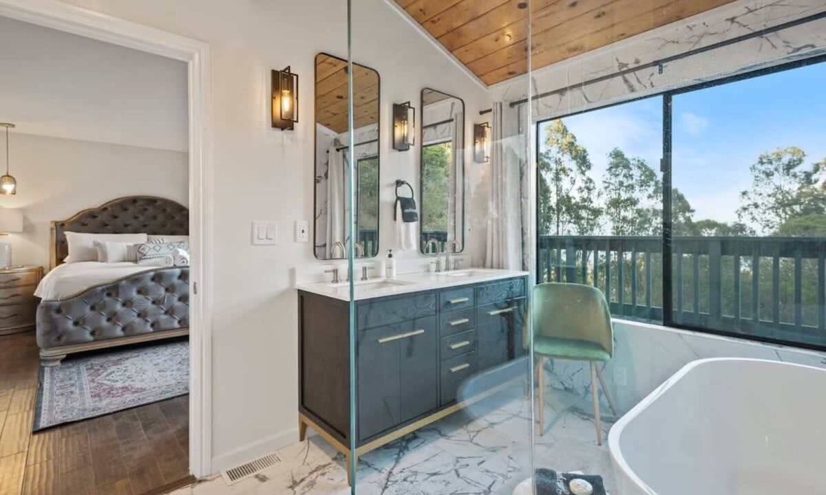 Colma House | @ Marbella Lane- Perfect Blend of Scenic & Comfort