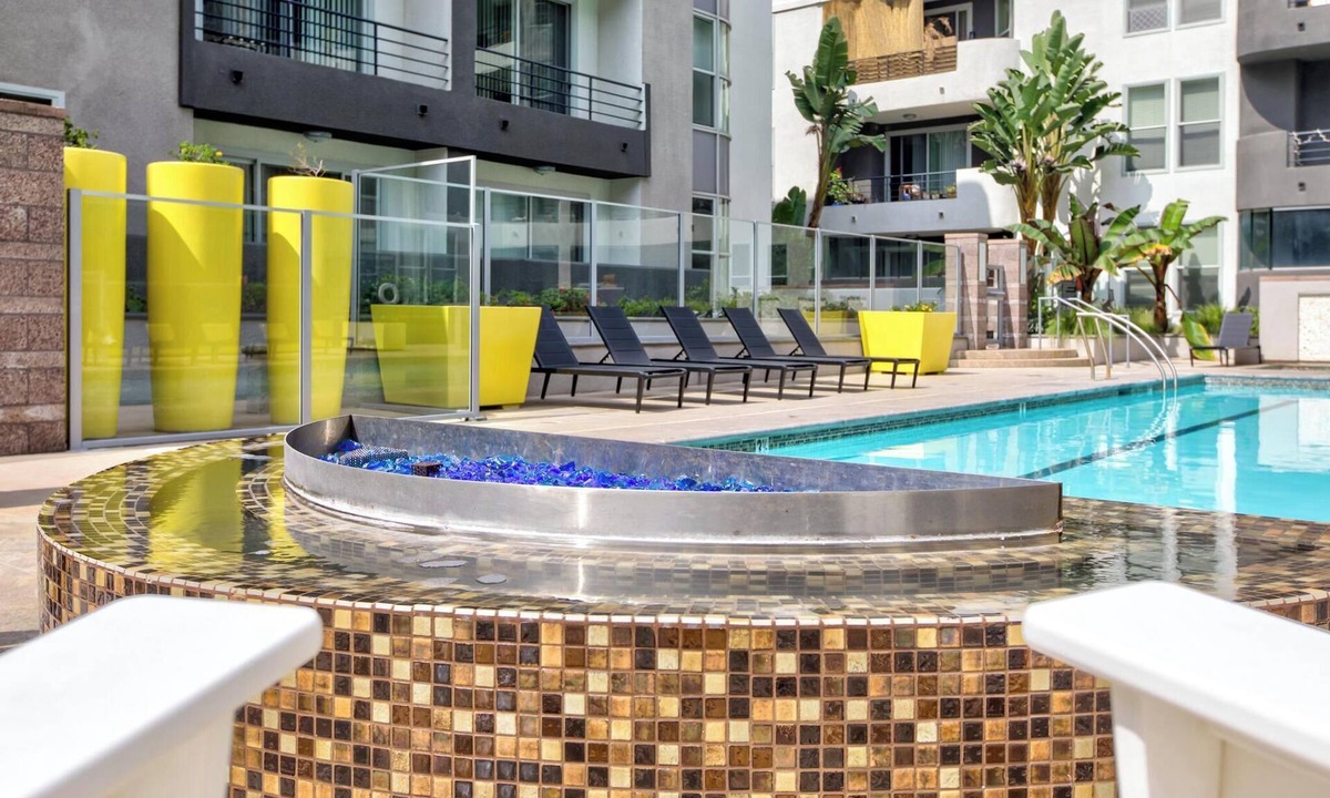 Marina del Rey Apartment | Marina del Rey Free Parking, Wi-Fi, Gym, Pool & Hot tub