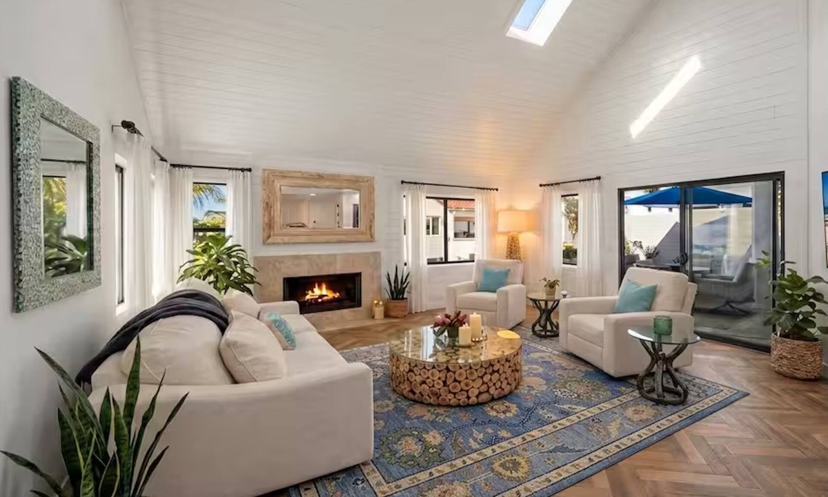 Downtown San Diego House | Marina District Luxury Jewel - Pool, Hot Tub & Walk to Seaport
