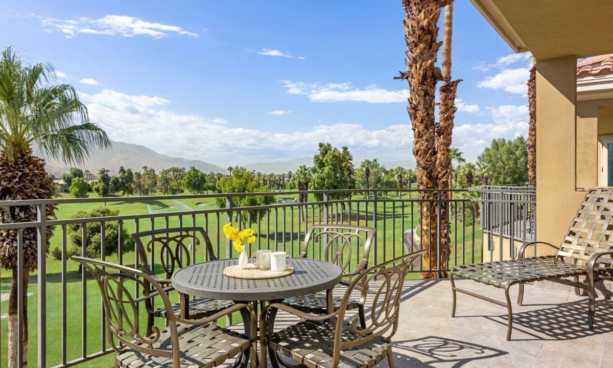 Palm Desert Villa | Marriott's Desert Springs Villas II. 30min from festival. Sleeps 4