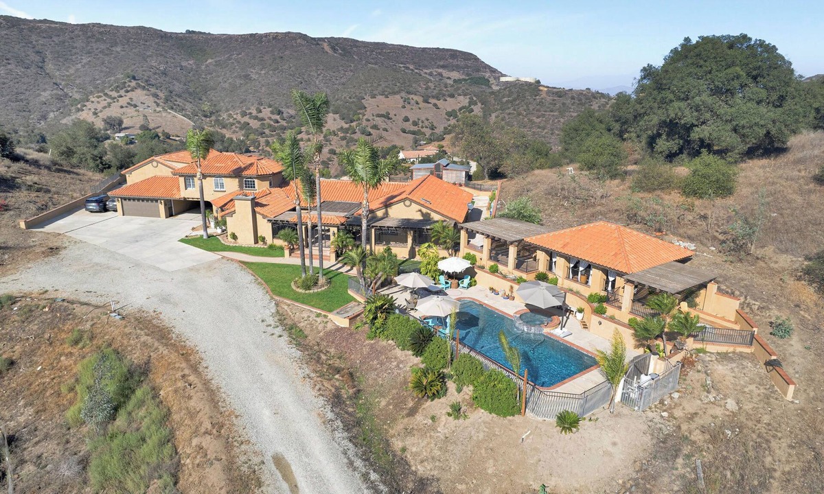 Temecula Villa | Mediterranean Temecula Villa: Pool, Jacuzzi, Mini Golf, Pickleball