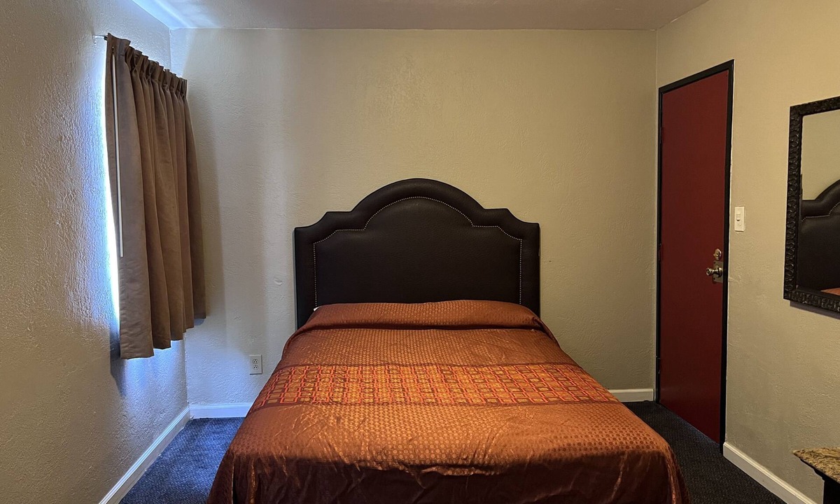 Bell Gardens Hotel | Miller Hotel