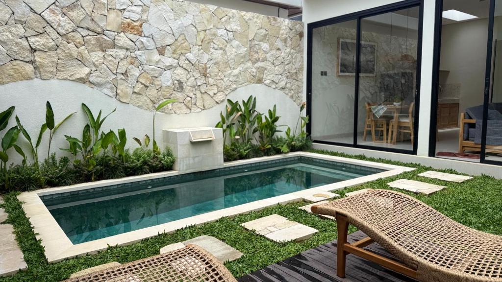 Kuta Villa | Modern 1BR Pool Villa-Walk to Beach-Central Legian