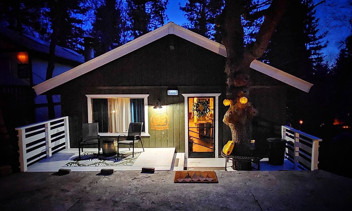 Arrowbear Lake Cabin | Modern Family Cabin in Arrowbear Lake Running Springs minutes to Snow Valley