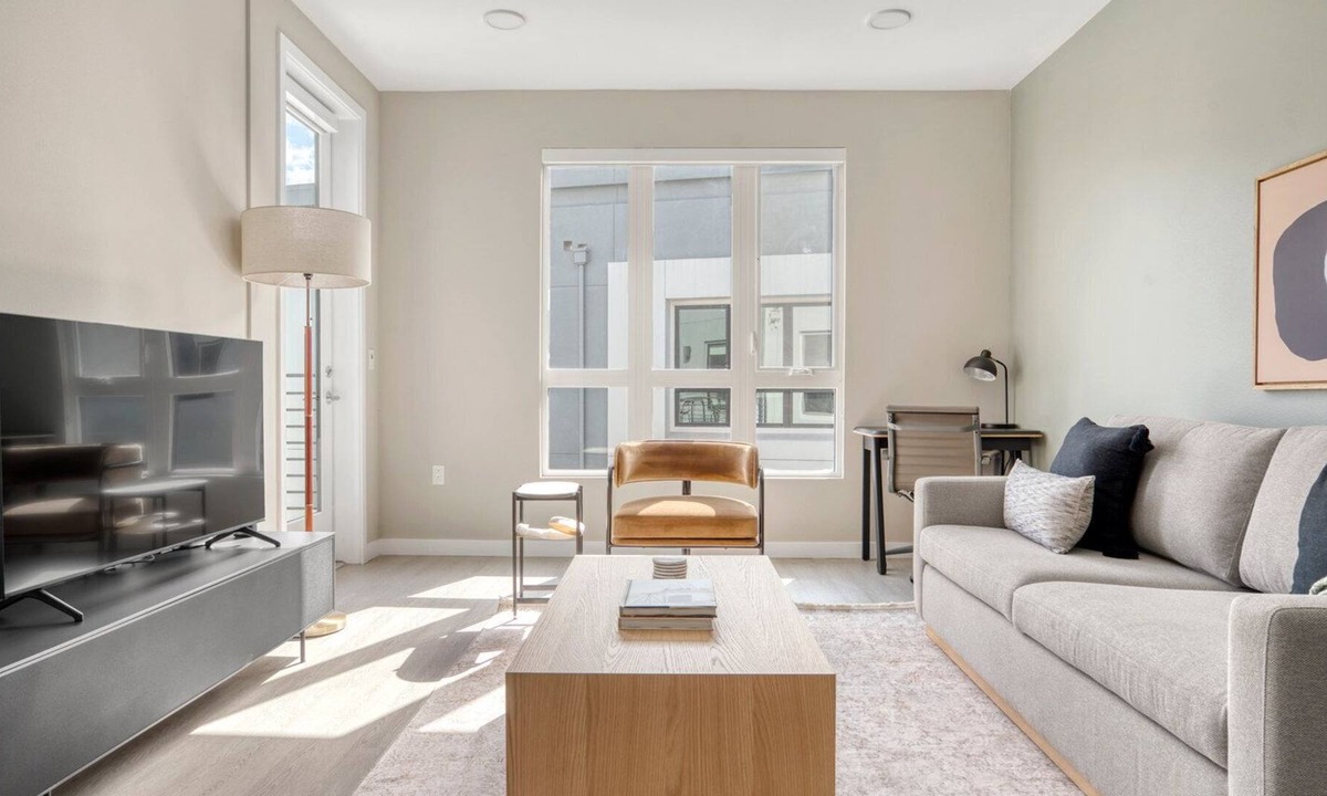 South San Francisco Apartment | Modern South San Francisco 1BR w/ Gym & W/D, nr restaurants, by Blueground