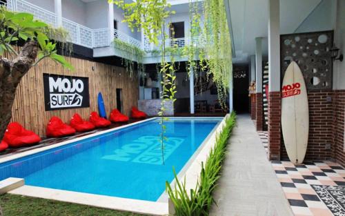 Batu Bolong Hostel | Mojosurf Camp Canggu