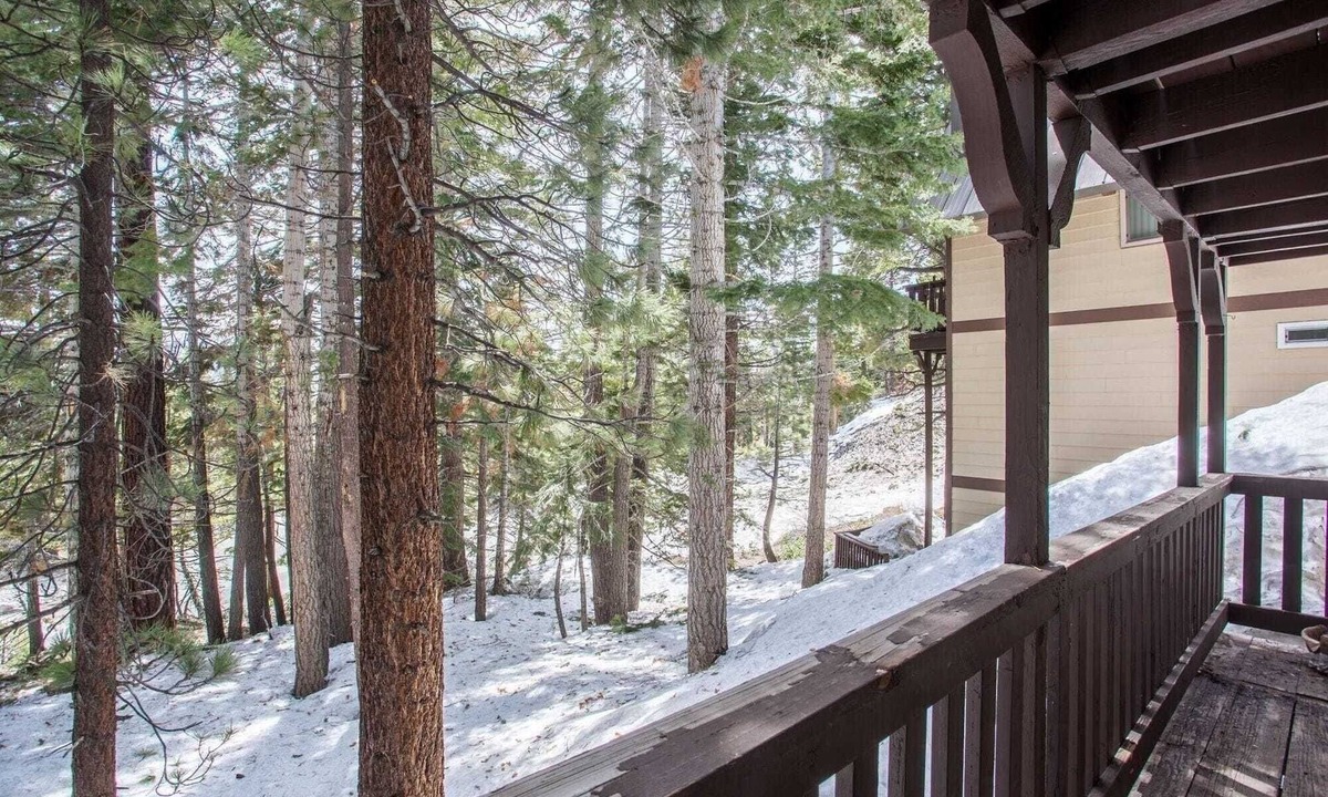 Mammoth Lakes Villa | Mountain View Villas 34