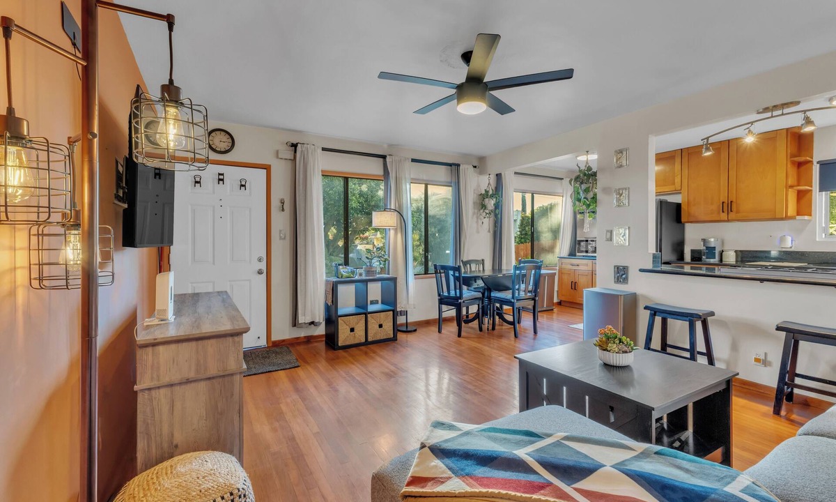 Culver - West Apartment | NEW Rustic Retreat, 15min to Beach, Top Location. Renovated 2bed/1bath Apartment