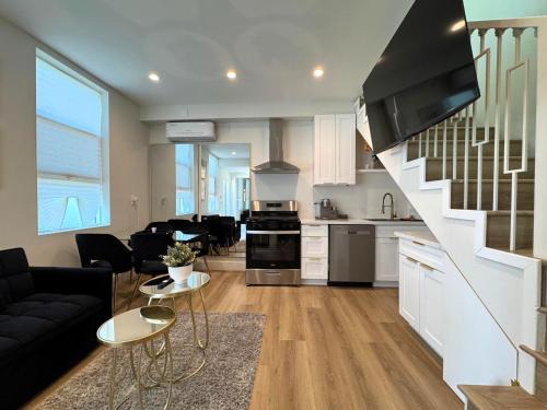Pico - Robertson Apartment | Newly Built & Bright 2BR Home Near Beverly Hills - Great neighborhood