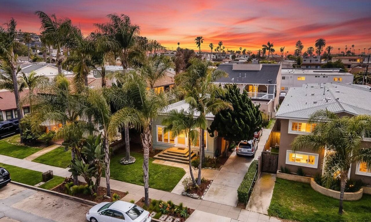 Ocean Beach House | Ocean Beach Compound, Walk to Beach, Sleeps 19, Driveway and 3 parking garages