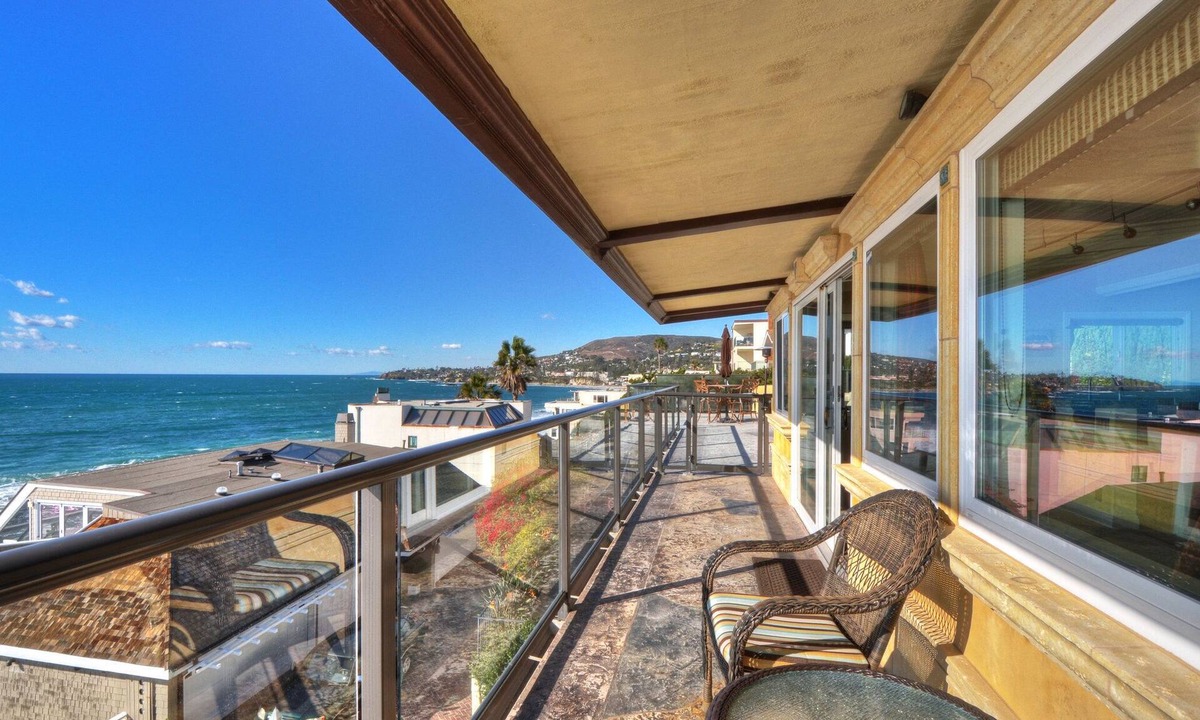 Laguna Beach Villa | Ocean views steps to the water prime Laguna Beach 8 Villa Roma