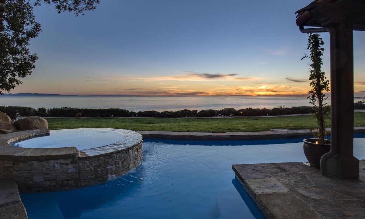 Santa Barbara House | Oceanfront Luxury - Heated Pool - PRIVATE BEACH STAIRWAY