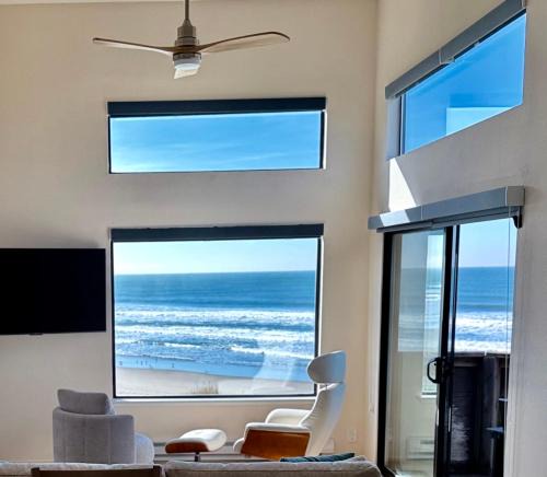 Pajaro Dunes Apartment | Oceanfront Top Floor Premium One Bedroom, Incredible Panoramic View of Monterey Bay!