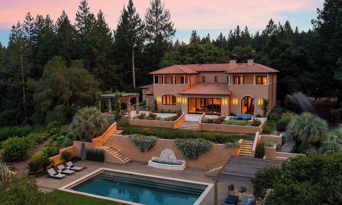 Healdsburg House | Panorama Estate - Classic Wine Country Villa in Healdsburg