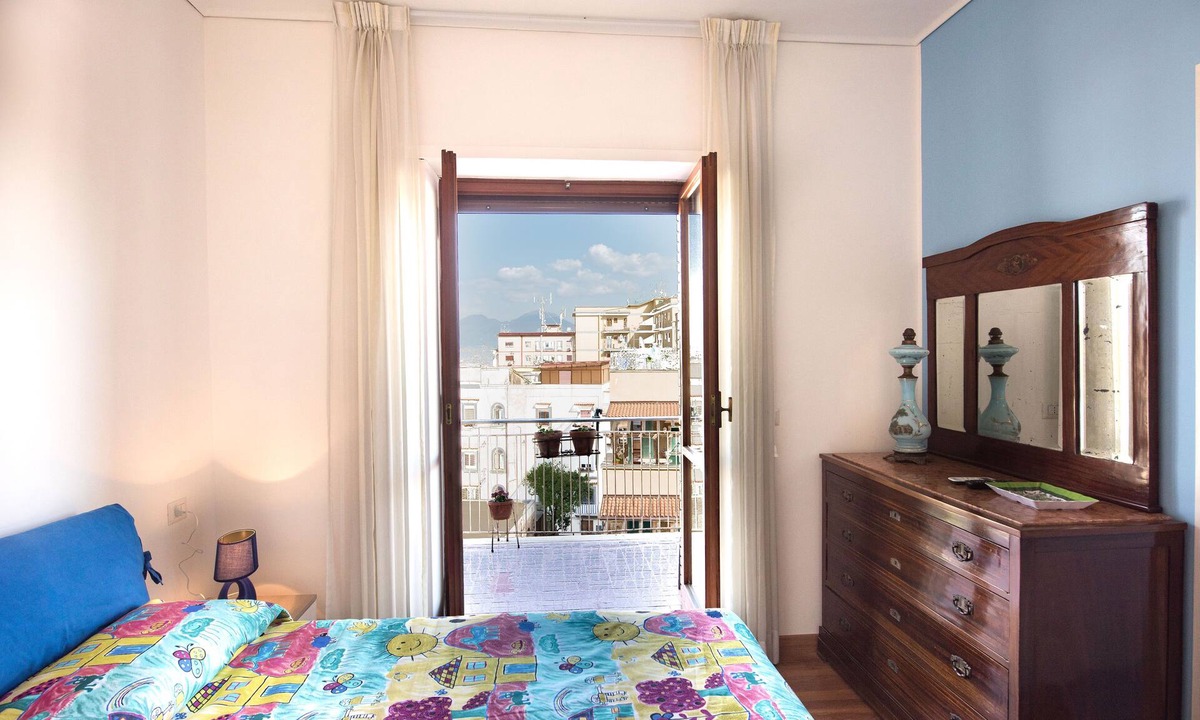 Arenella Apartment | Panorama Vesuvius Central 2 (in front of the metro)
