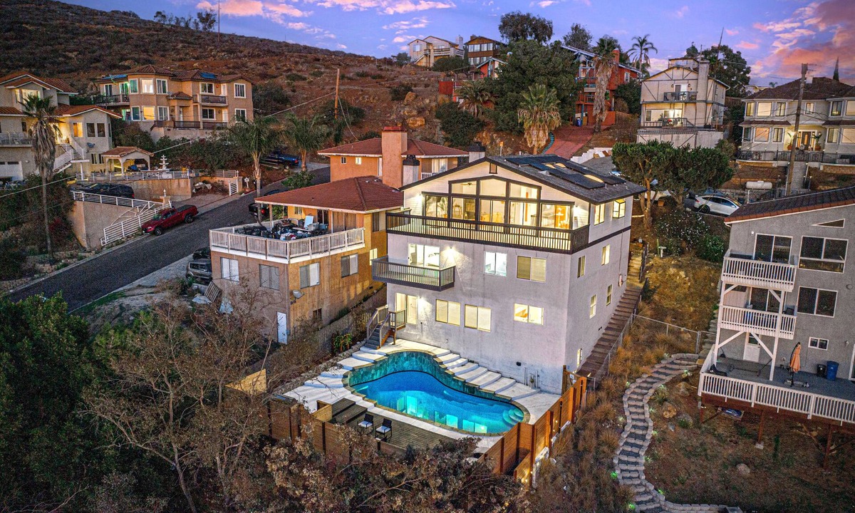 La Presa House | Panoramic Oceanview Retreat with Pool & Decks Sleeps the Whole Family!