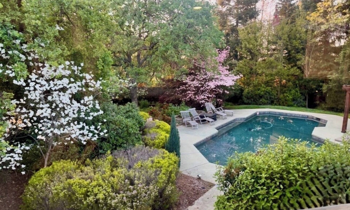 North Auburn House | Perfect 3-bed house with swimming pool, hot tub, & pool table
