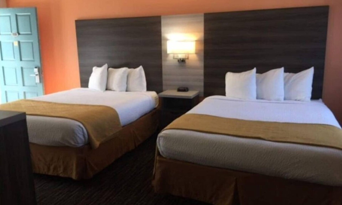 Monterey Hotel | PERFECT LOCATION 2QUEEN BED@HEART OF MONTEREY