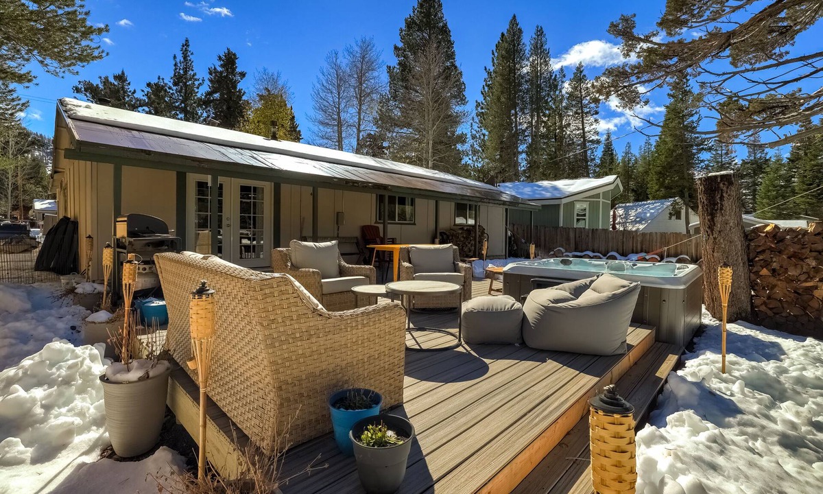 Tahoe Paradise House | Pet Friendly & Tranquil Home with Hot Tub