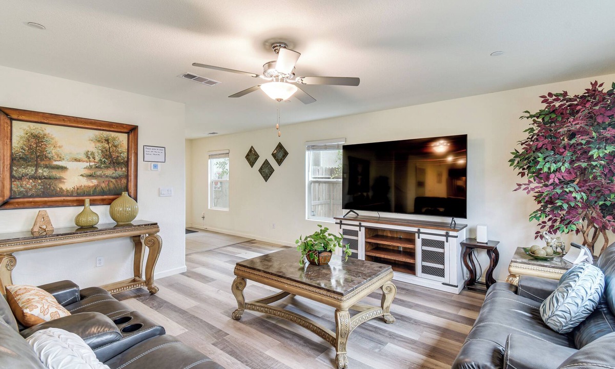 Merced House | Pool Table & Patio! Spacious Merced Getaway