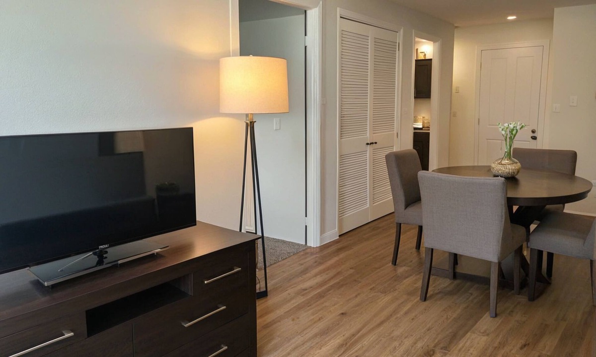 Koreatown Apartment | Premier 2BR Urban Escape in Vibrant Ktown