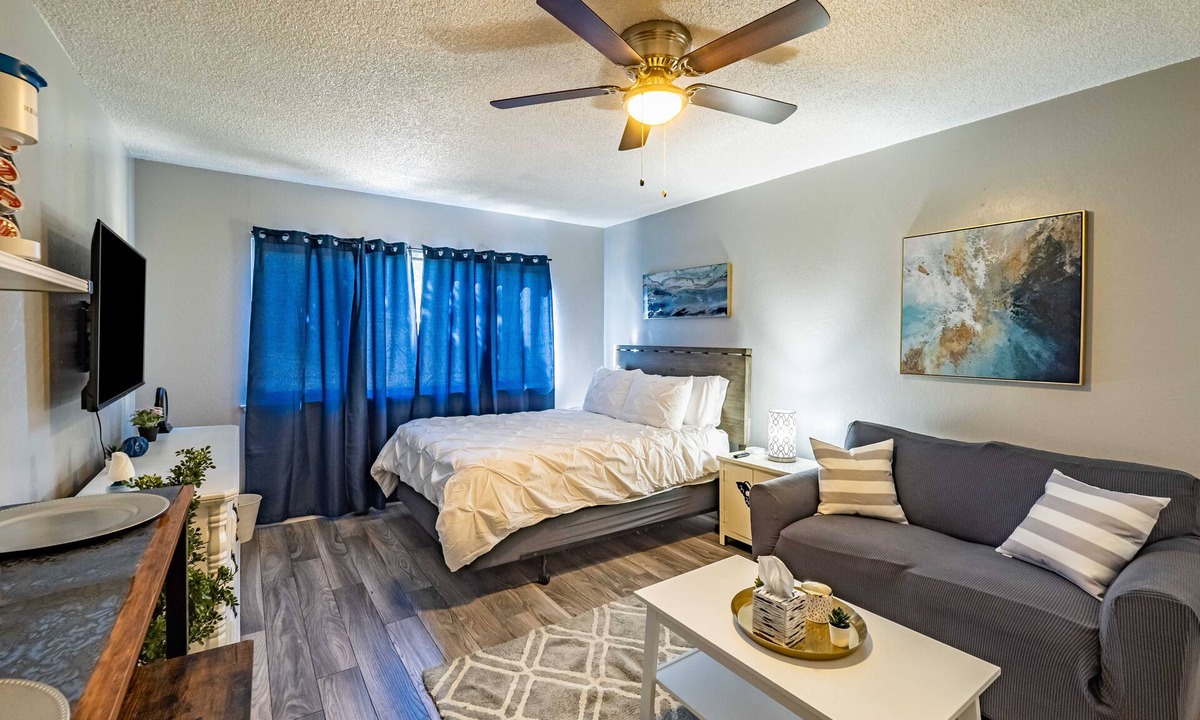 Carmichael Apartment | Private Studio in Carmichael w/Netflix, Disney+
