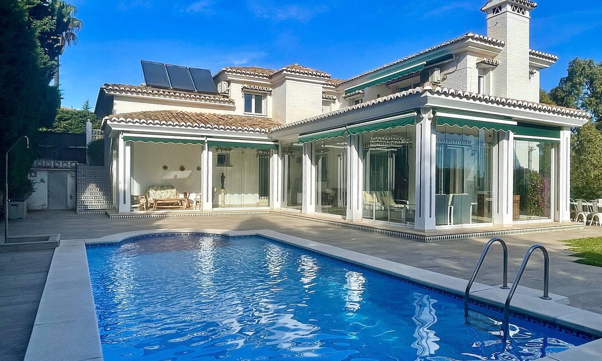 Mijas Ski Chalet | Private Villa with Pool near La Cala de Mijas – Riviera del Sol CS185
