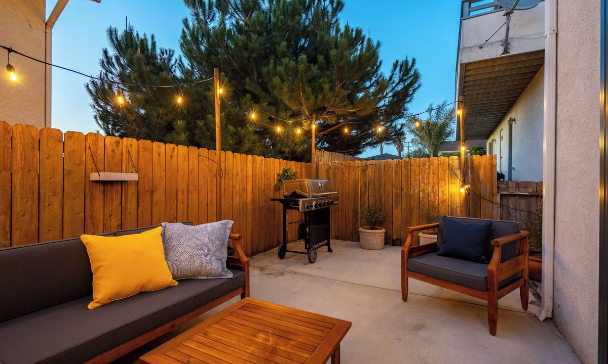 Grover Beach House | Pup Friendly*Fire Pit*Sleeps 8!