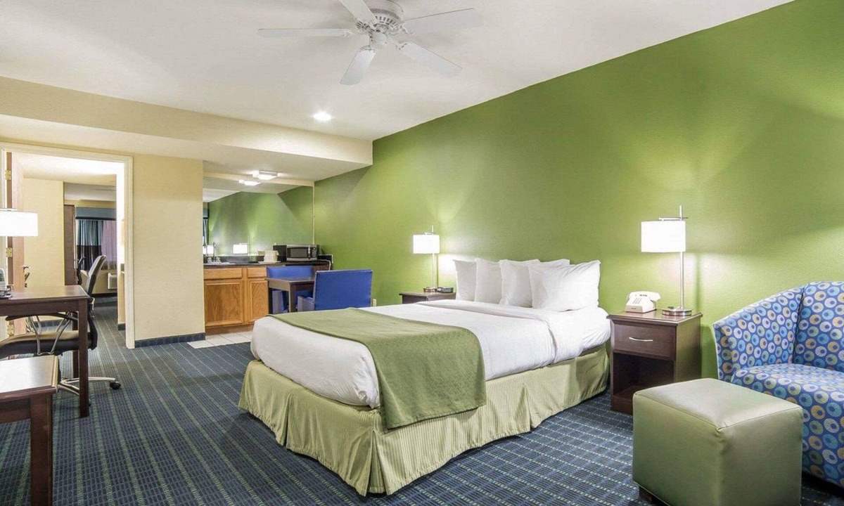 Needles Hotel | Quality Inn Needles