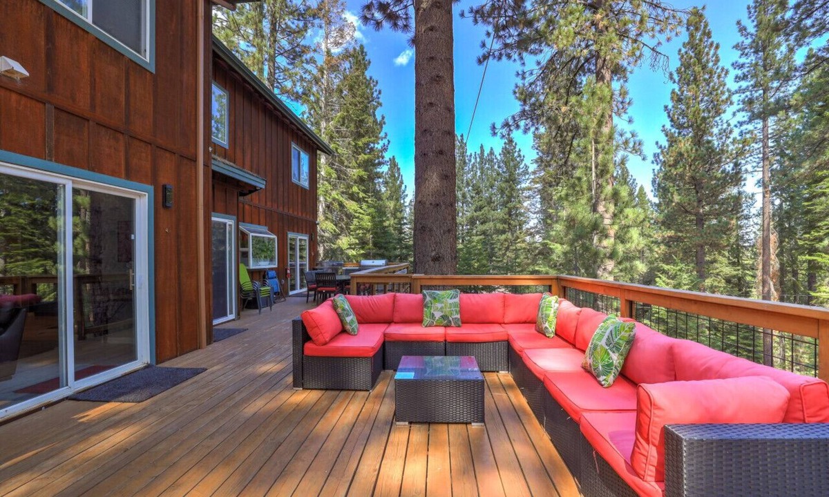 Tahoe Paradise House | Quiet Family Home with Hot Tub & Game Room