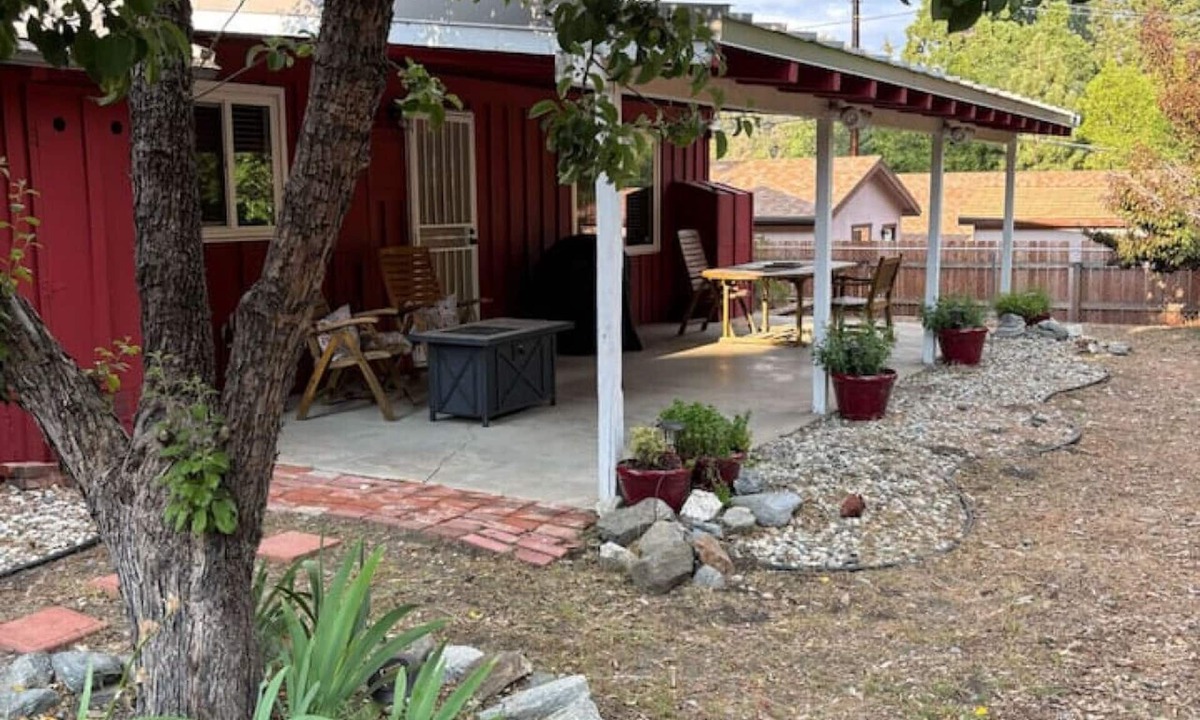 Wrightwood Cabin | Red Apple Cab`Inn, Pets OK, Fire Pit