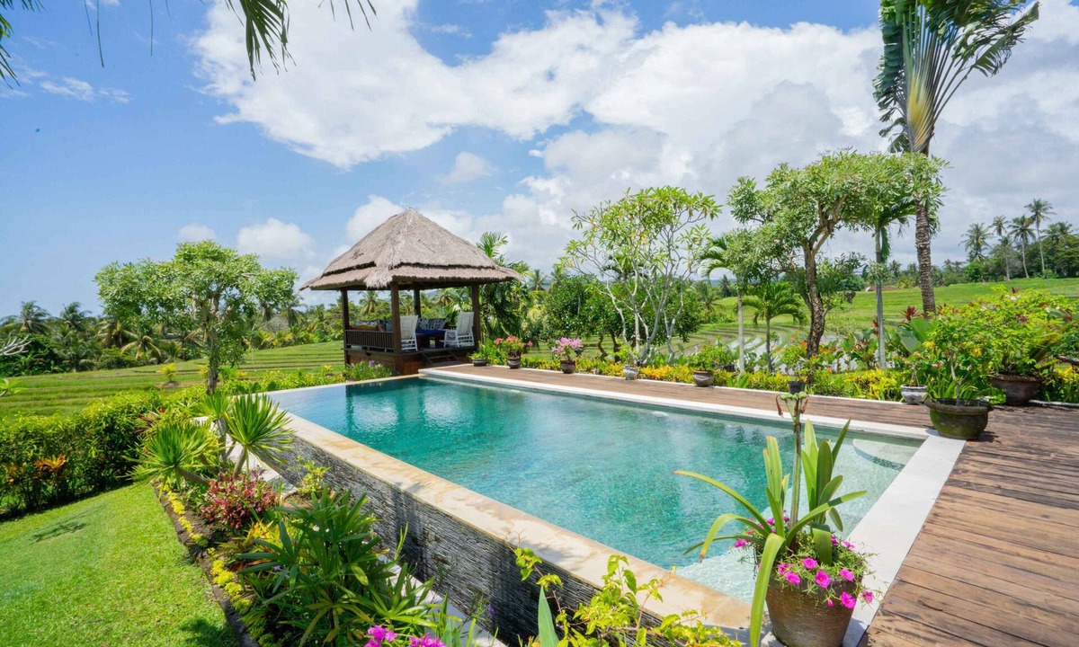 West Selemadeg Villa | Ricefield View! 4BR Private Pool Villa in Tabanan