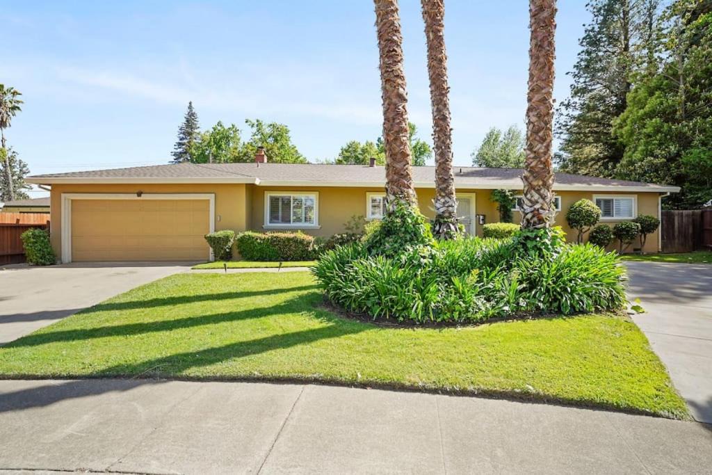 Little Pocket House | Riverview Huge Yard, Quiet Cul-de-Sac, Perfect for Families