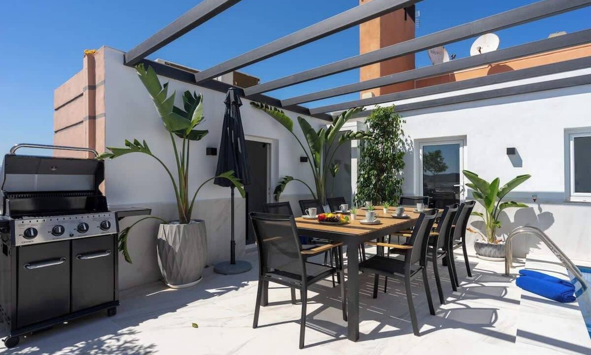 Fuengirola City Centre Apartment | Rooftop in Fuengirola by Costarentals - Ref 59