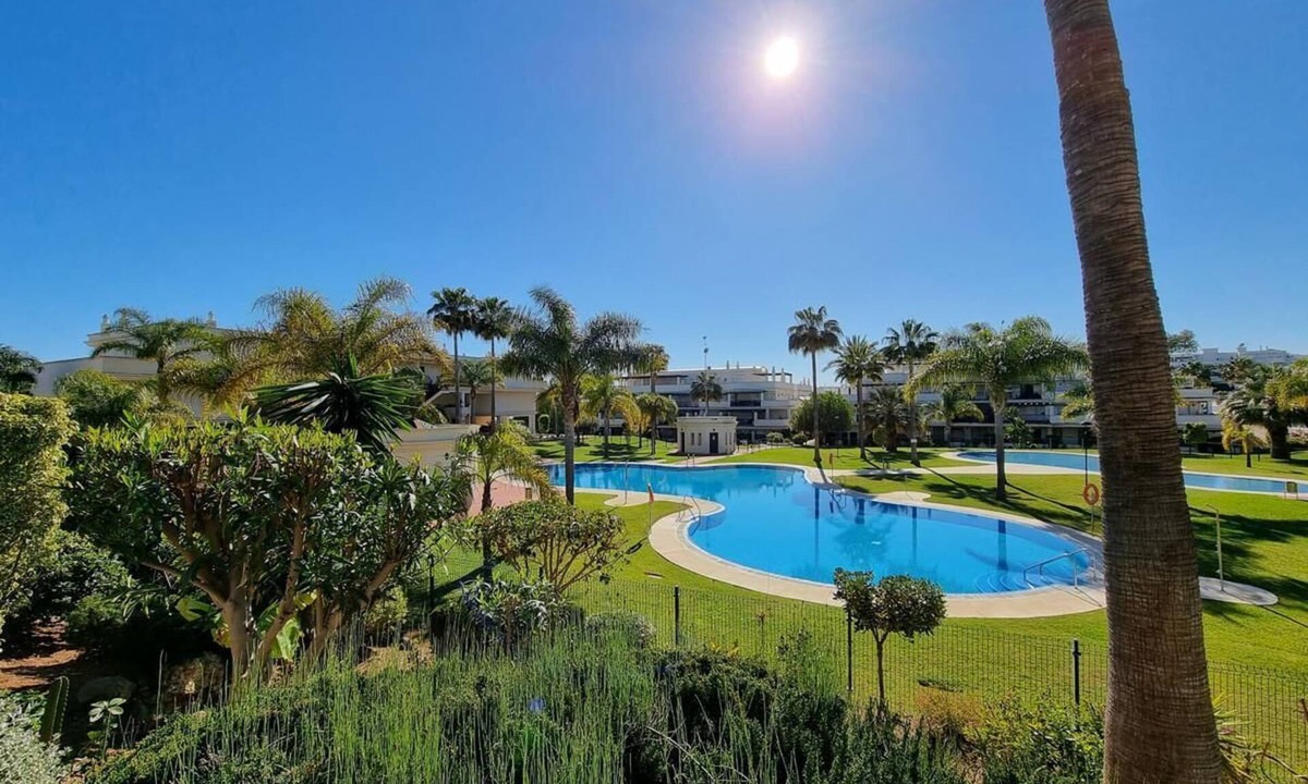Puerto Banus Apartment | Rosies Place - Fantastic-2-bed-apartment-with-great-terrace-in-Lorcrimar V