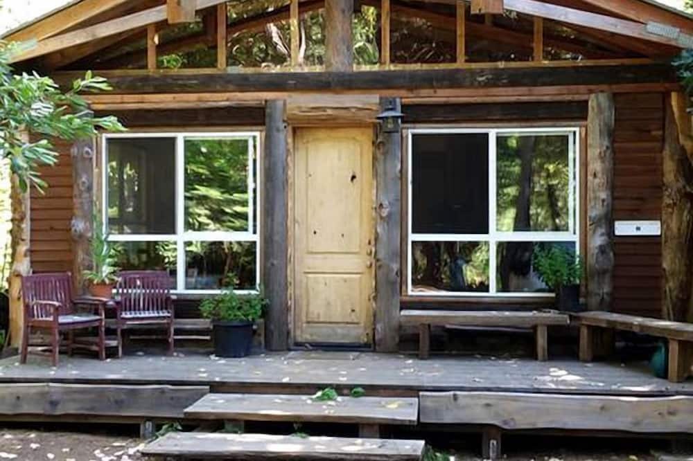 Nevada City Cabin | Rustic Shamballa Cabin near Tahoe National Forest, California