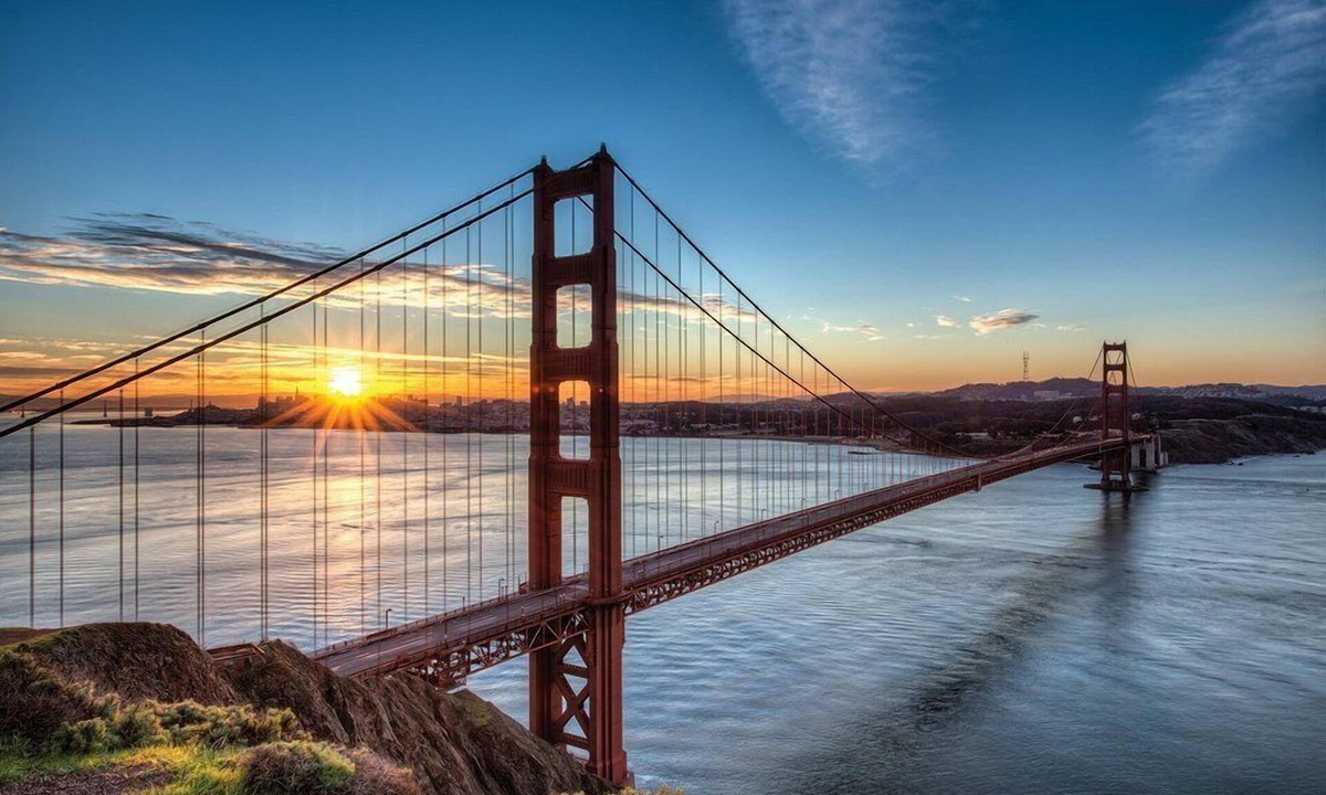 Lower Nob Hill Resort | San Francisco | Couples City Escape | Wi-Fi + Gym