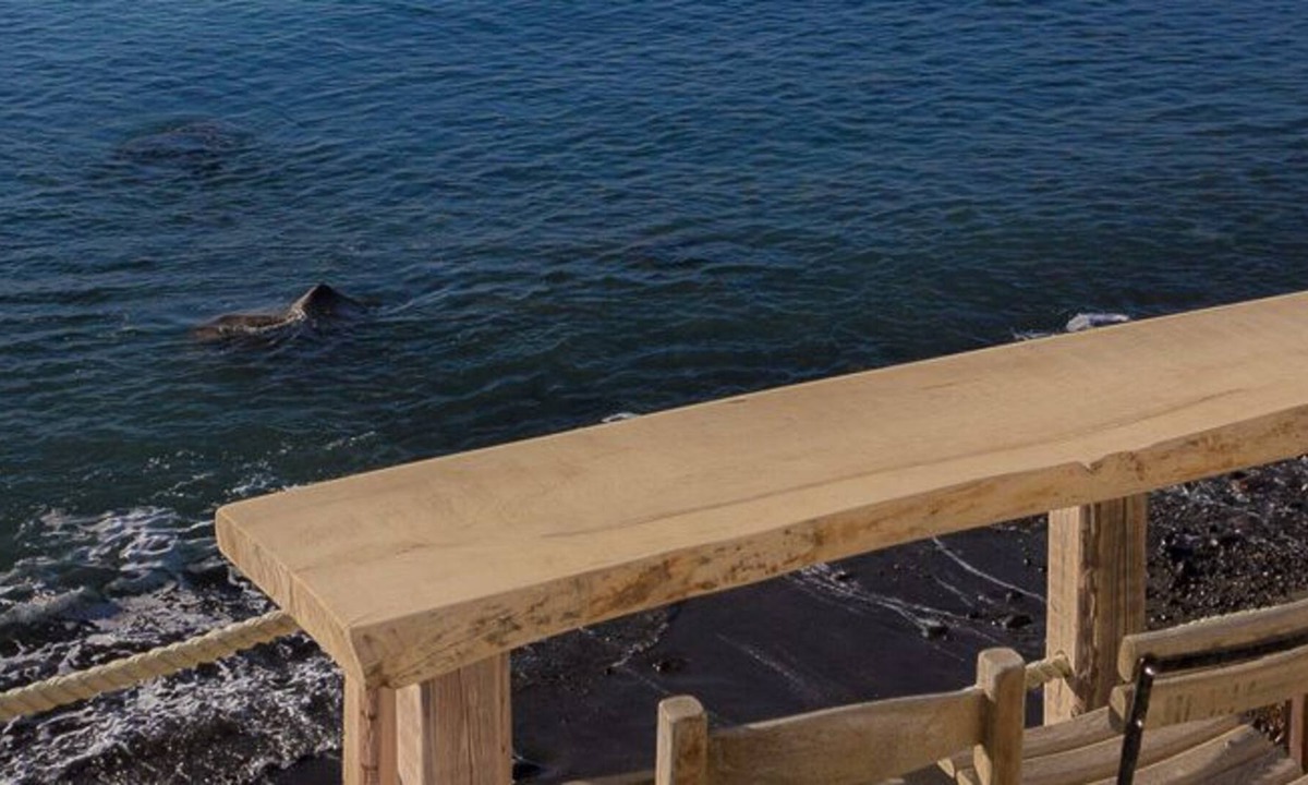 Akrotiri Villa | Santorini Beach Cave, Seaside Accommodation, 7 Footsteps to the sea!