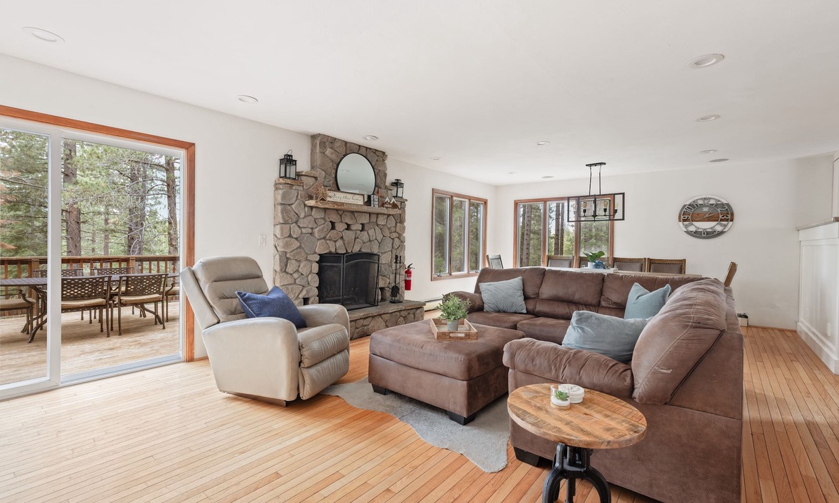 Tahoe Paradise House | Sauna, Climbing Wall, EV Charger, Arcade, Pool Table, Spa – The Monarch