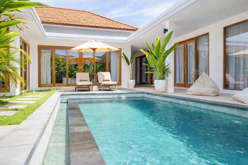 Cemagi House | Seseh Beach-Twin Villa Celestine ensuite Bedroom 2 in shared villa-650m to beach