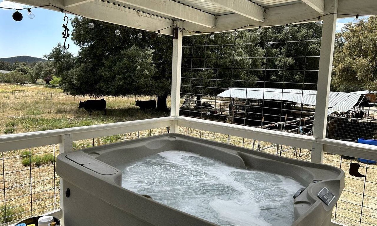 Warner Springs House | Shabby Chic Warner Springs Rental at a Ranch Ideal for Glamping in California