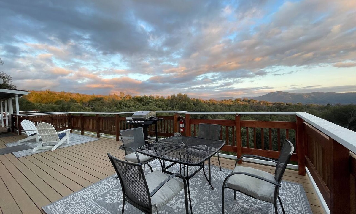 Ahwahnee Cabin | Sierra Suite - Spacious 2 queen suite with amazing views - Sierra Mountain Lodge
