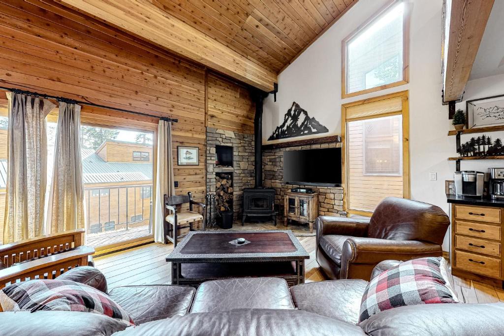 Mammoth Lakes Apartment | Ski Run Villas 8