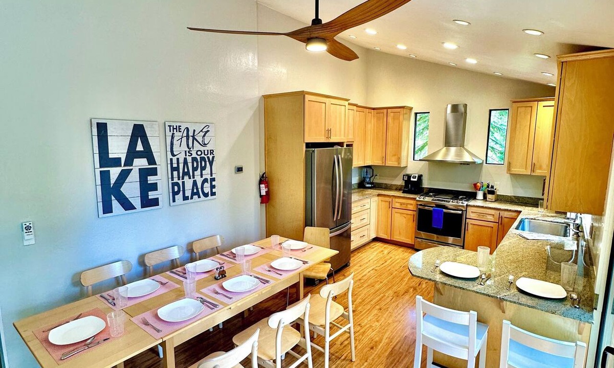 Tahoe Woods House | Slopes To Shore — Your Tahoe Adventure Hub! - {Hot Tub} {Game Room} {Gym}