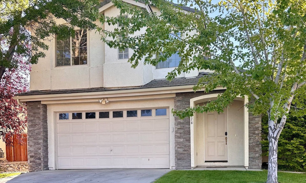 Carson City House | Spacious 3bd 2.5 bath home close to Reno and Tahoe situated in Carson City NV