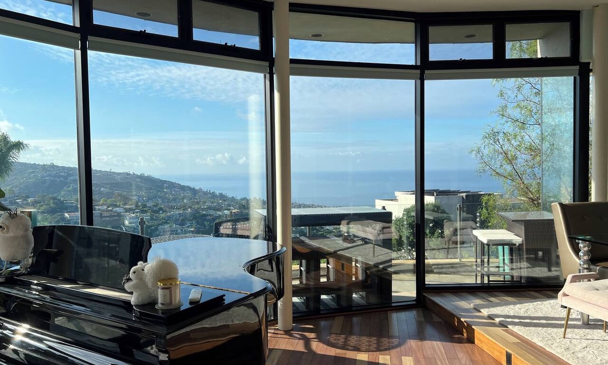 Mystic Hills House | Spacious 4-bedroom house in peaceful Laguna Beach with AC
