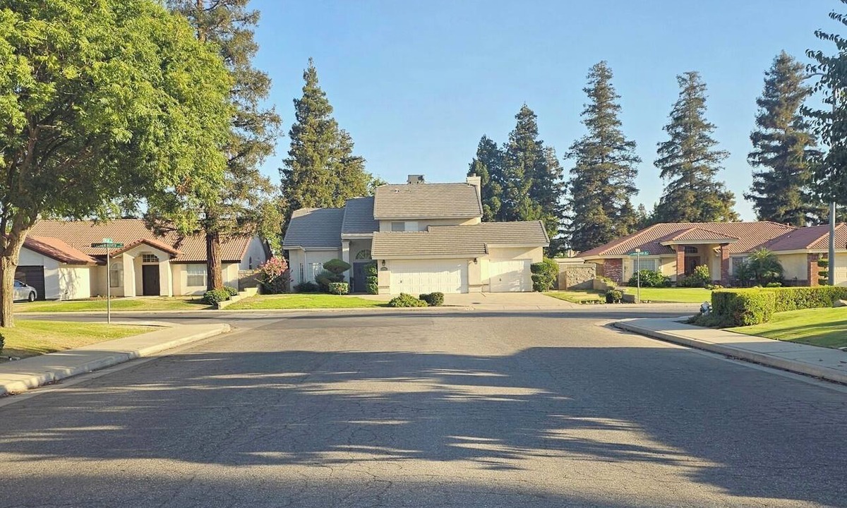 Greenacres House | Spacious 4bd 3bth NW Home with AC